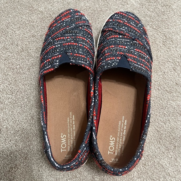 Toms - Picture 4 of 6